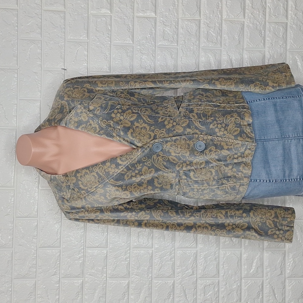 DKNY JEANS Floral Velvet Blazer Jacket with Pockets and Long Sleeves